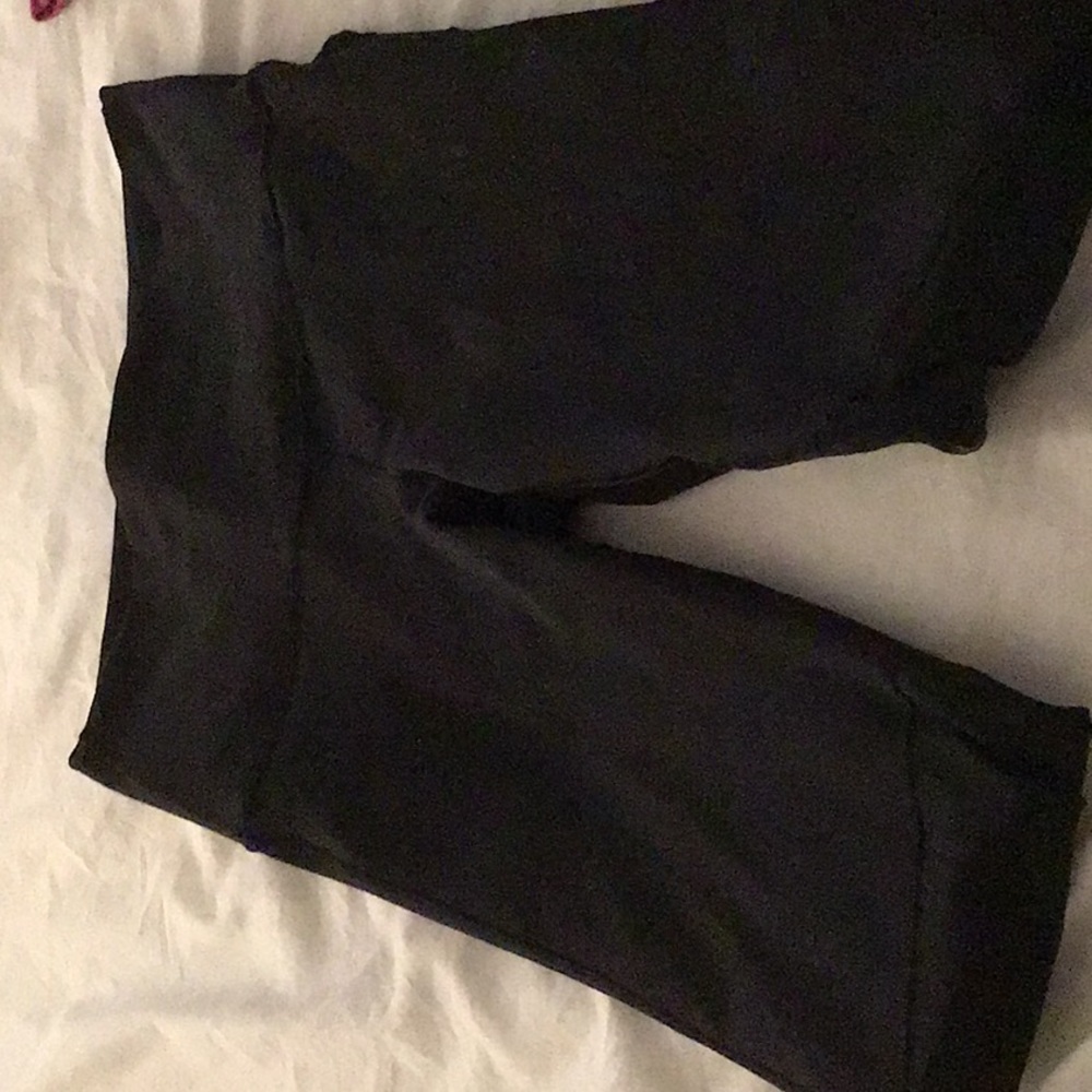 Ivivva girls black leggings with style on bottom